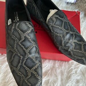 Donald J Pliner Spencer slip on loafers Python Print Black Formal Designer New